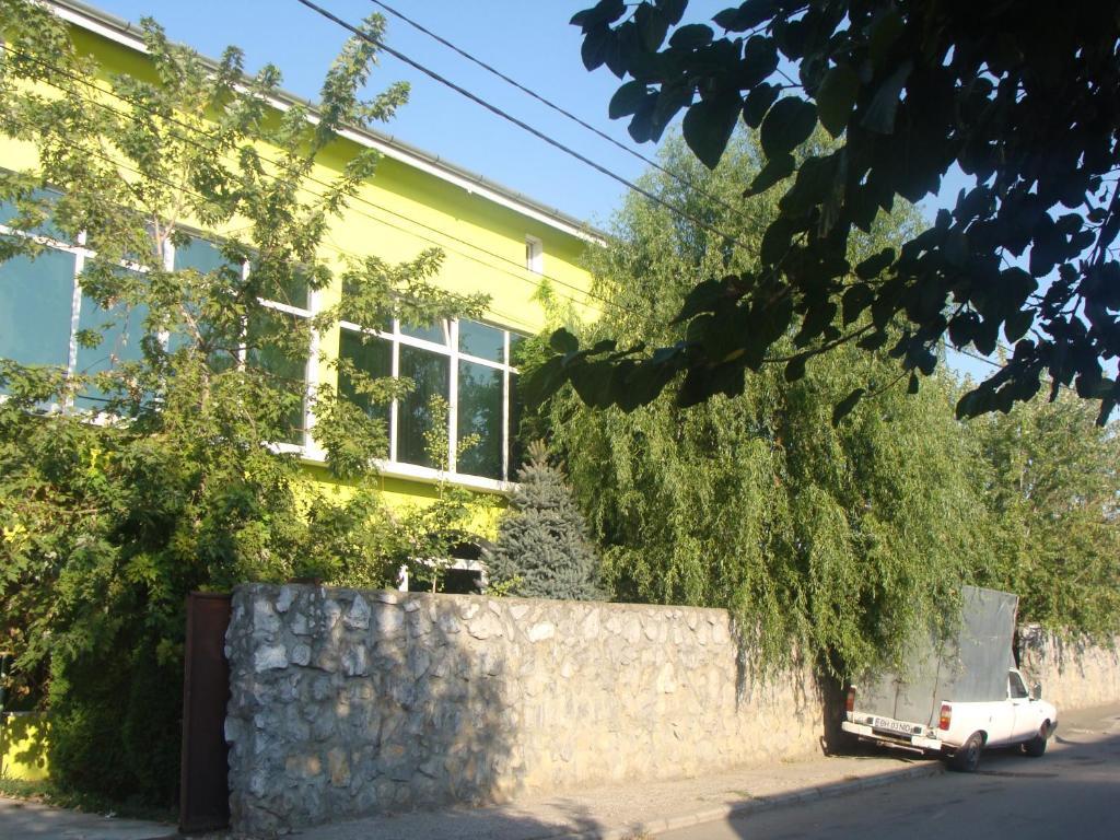 Pension Eclipse Oradea Εξωτερικό φωτογραφία