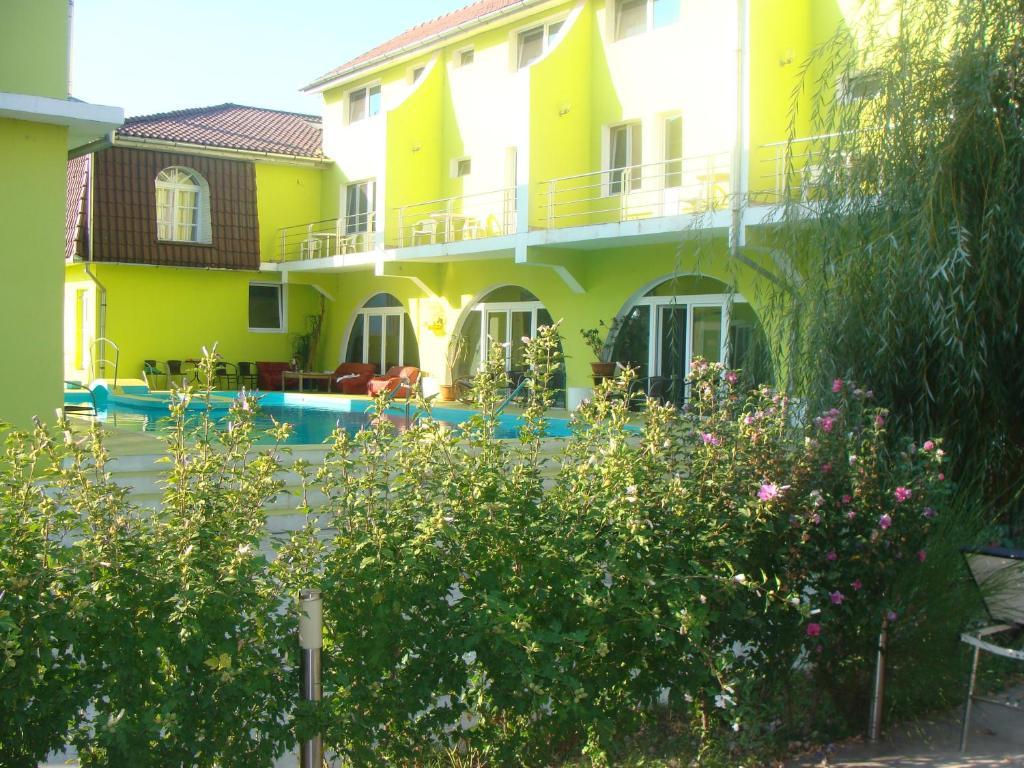 Pension Eclipse Oradea Εξωτερικό φωτογραφία