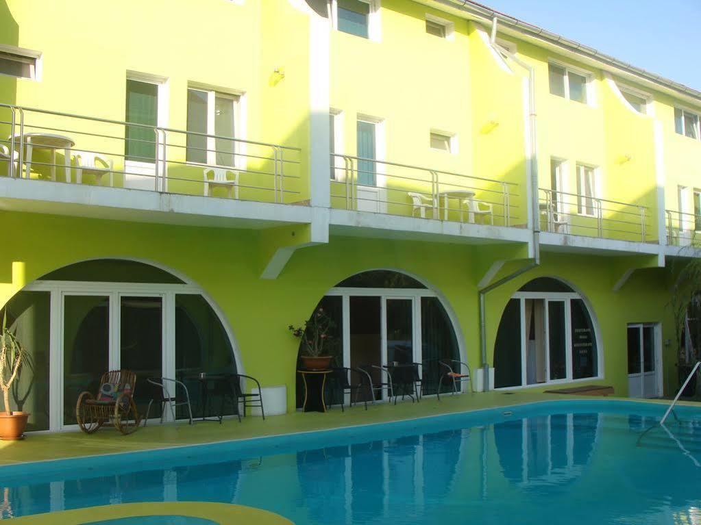 Pension Eclipse Oradea Εξωτερικό φωτογραφία